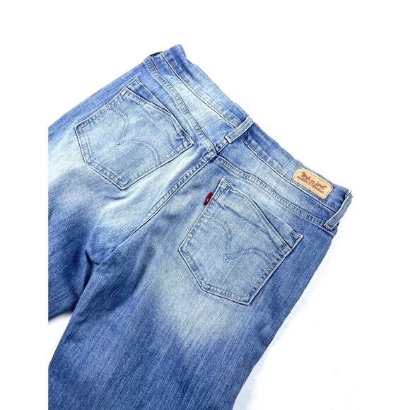 Levi's Light Wash Classic Wash Bermuda Denim Shorts - Picture 5 of 9